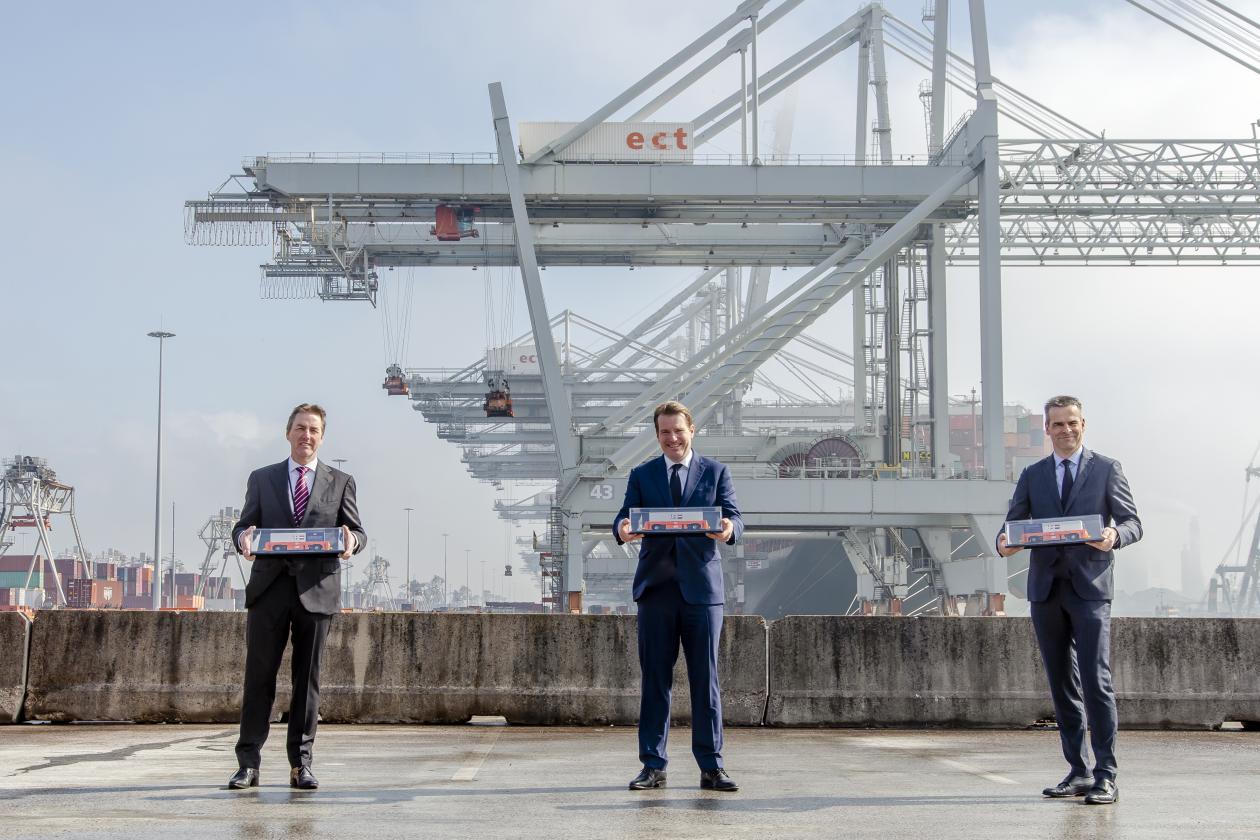 VDL décroche une commande de 77 véhicules à guidage automatique pour le port de Rotterdam